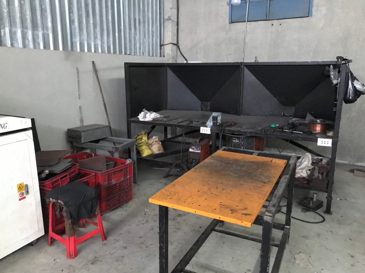 welding table.jpg